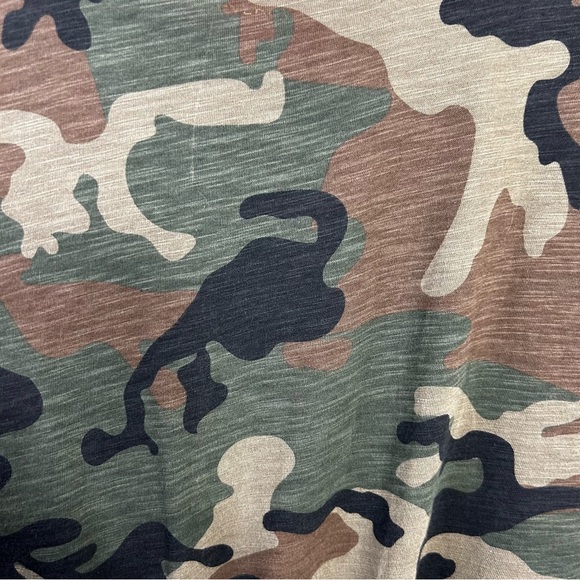 Sanctuary Gorpcore Green Camo Print Tie Front Natural Hiking Outdoor Tee Size: M - Picture 3 of 9